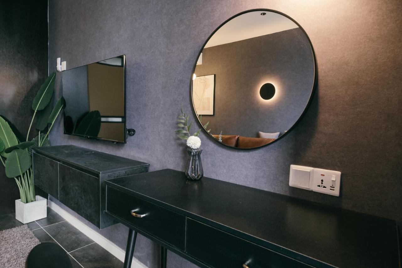 Scarletz Klcc Studio Suites 4 Pax Luxury Modern Style Wifi 100Mbps Kuala Lumpur Exterior foto